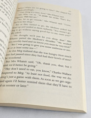 A Wrinkle in Time by Madeleine L&rsquo;Engle – Paperback Edition (ISBN: 9780312367541)