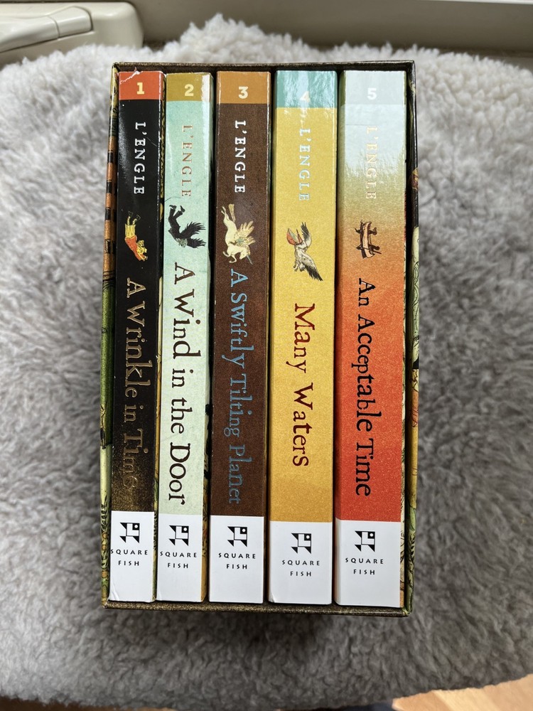 A Wrinkle in Time (Time Quintet) – Paperback By Madeleine L&rsquo;Engle – VERY GOOD++