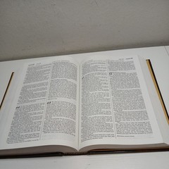 Holy Bible: People&rsquo;s Parallel Edition King James Version/New Living Translation
