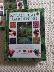 THE COMPLETE BOOK OF PRACTICAL GARDENING Peter McHoy 2001 512 Pages 12×9&Prime; HC DJ