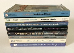 VTG Madeleine L&rsquo;Engle Lot 8 PB Dell Laurel Leaf 1980s A Wrinkle in Time Austins+
