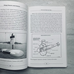 Flying Saucers & Science SIGNED Friedman – A Scientist Investigates UFOs ©2008