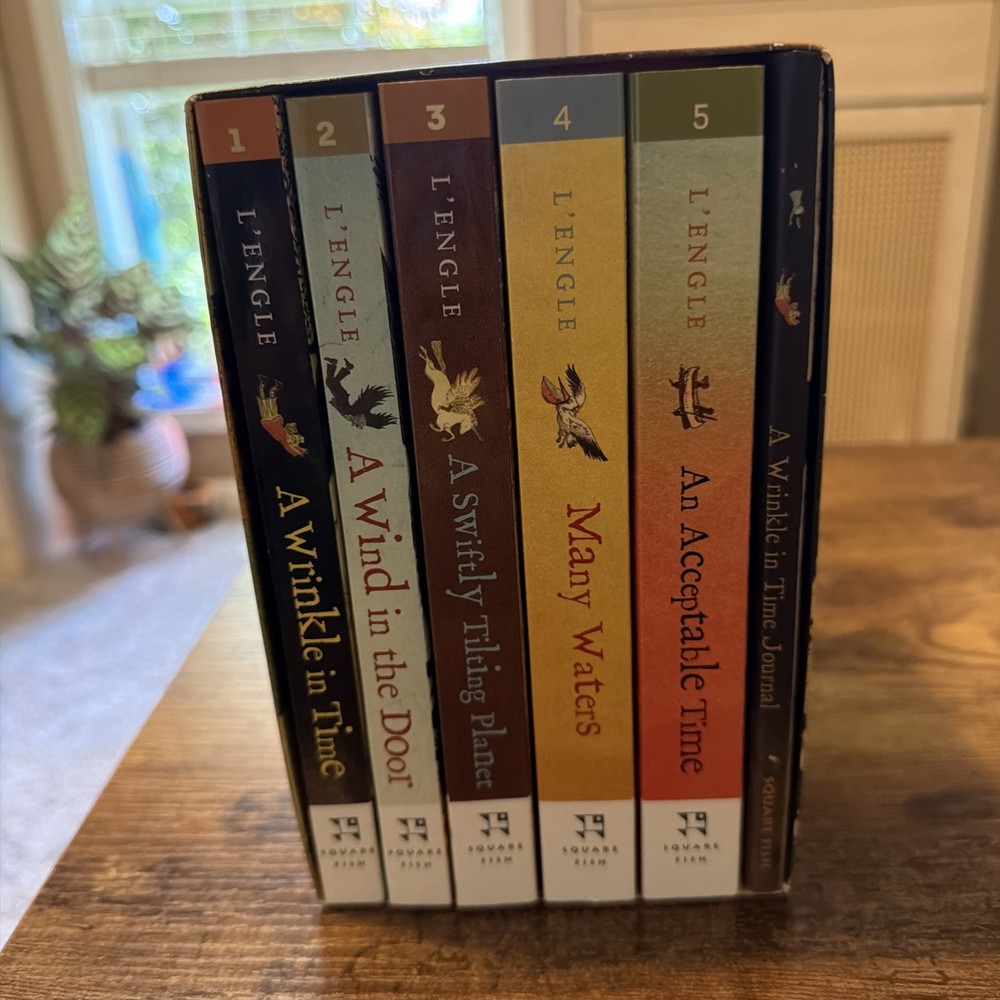 The Wrinkle in Time Quintet Boxed Set of 5 Books By Madeleine L&rsquo;Engle