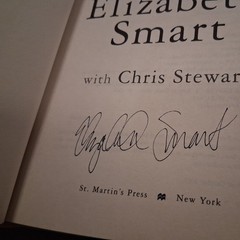 Elizabeth Smart Signed Books! « My Story », « In Plain Sight » 2013 First Edition
