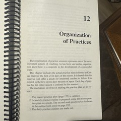 The Triple-Post Offense (Sideline Triangle) by Fred « Tex » Winter – Spiralbound