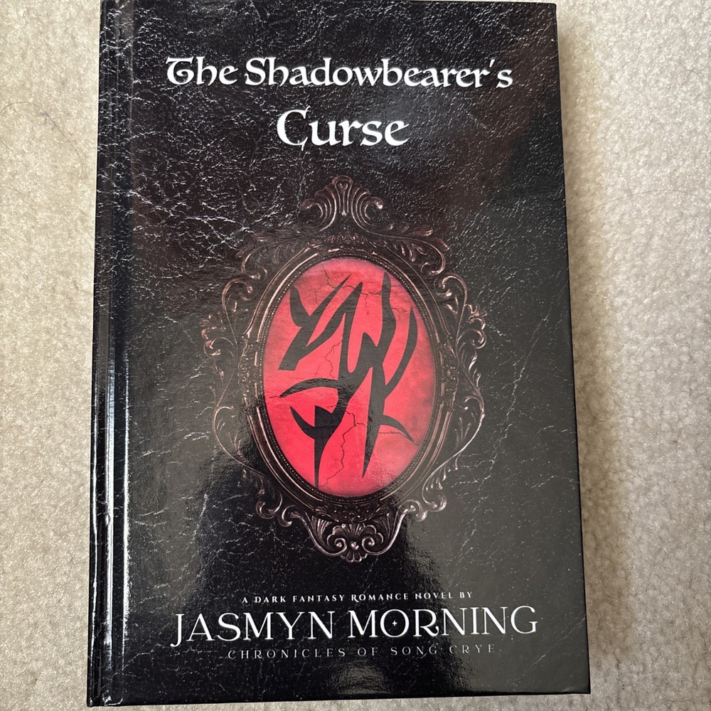 The Shadowbearer&rsquo;s Curse: A Dark Fantasy Romance (MM) Hardcover