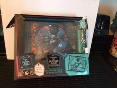 Tim Burton&rsquo;s The Nightmare Before Christmas: The Official Cookbook Gift Set Read