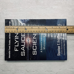 Flying Saucers & Science SIGNED Friedman – A Scientist Investigates UFOs ©2008