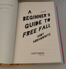 « A Beginner&rsquo;s Guide to Free Fall » by Andy Abramowitz (Hardcover)