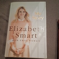 Elizabeth Smart Signed Books! « My Story », « In Plain Sight » 2013 First Edition