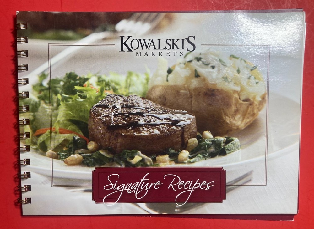KOWALSKI&rsquo;S MARKETS SIGNATURE RECIPES 30 PAGES 8X6 IN. CHRISTMAS BAKING COOKBOOK