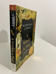 A Wrinkle in Time by Madeleine L&rsquo;Engle Paperback