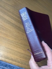 Holy Bible: People&rsquo;s Parallel Edition King James Version New Living Translation,