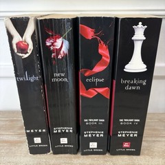 TWILIGHT Saga Book Series Set 1-4 Stephenie Meyer New Moon Eclipse Breaking Dawn