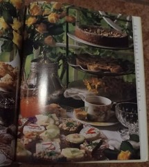 Vintage 1992 Betty Crocker&rsquo;s Easy Entertaining Julie Turnbull/Editors 161 Pages