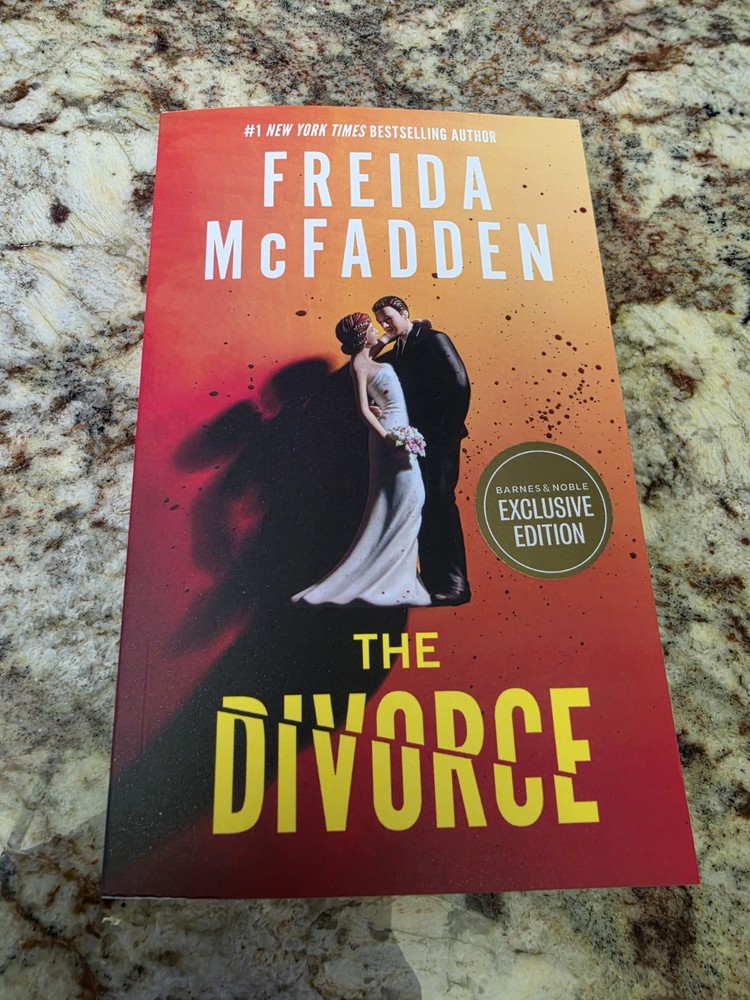 Freida Mcfadden &lsquo;The Divorce&rsquo; Barnes and Noble Exclusive Edition NEW